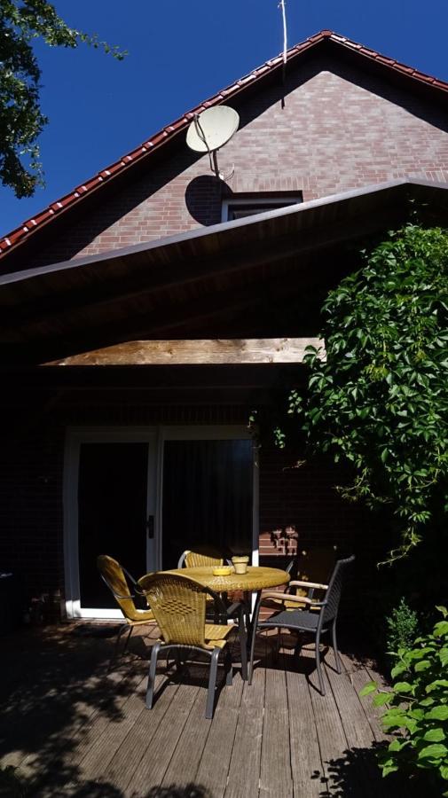 Ferienhaus Im Urigen Garten Bzw Eulenhaus ツィングシュト エクステリア 写真