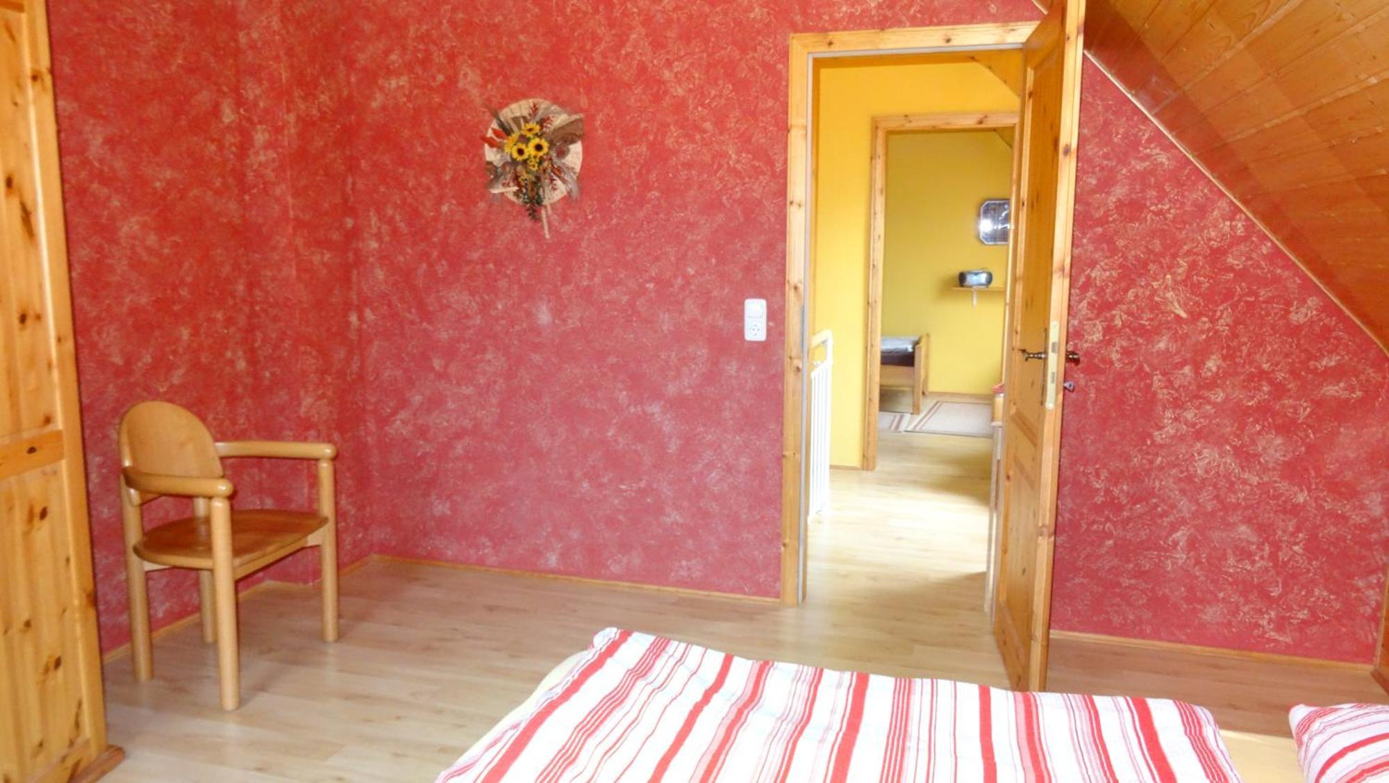 Ferienhaus Im Urigen Garten Bzw Eulenhaus ツィングシュト エクステリア 写真