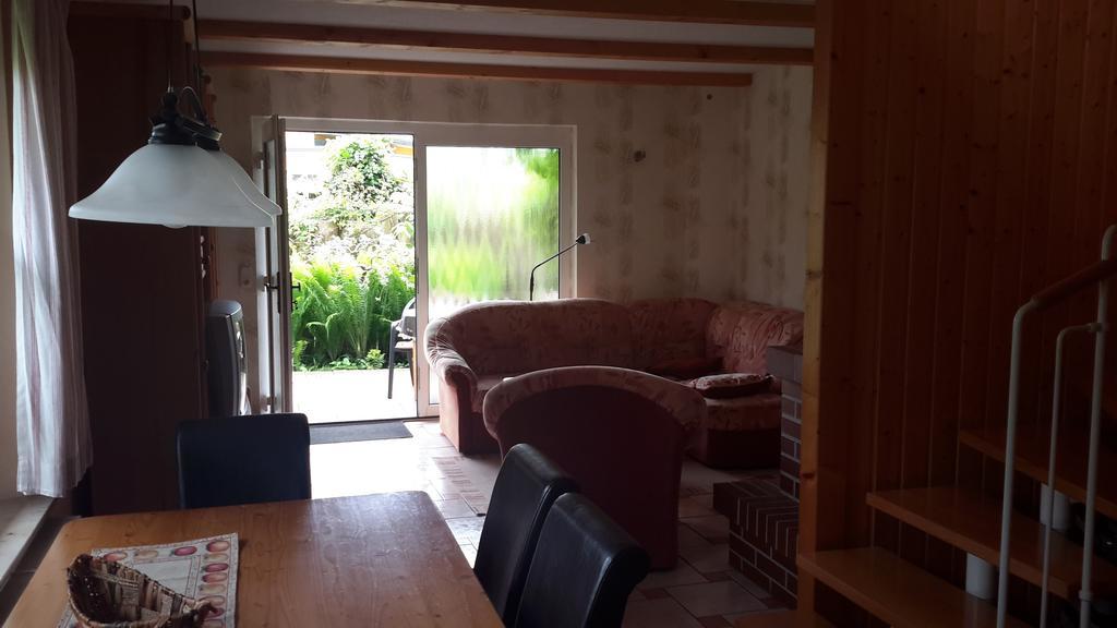 Ferienhaus Im Urigen Garten Bzw Eulenhaus ツィングシュト 部屋 写真